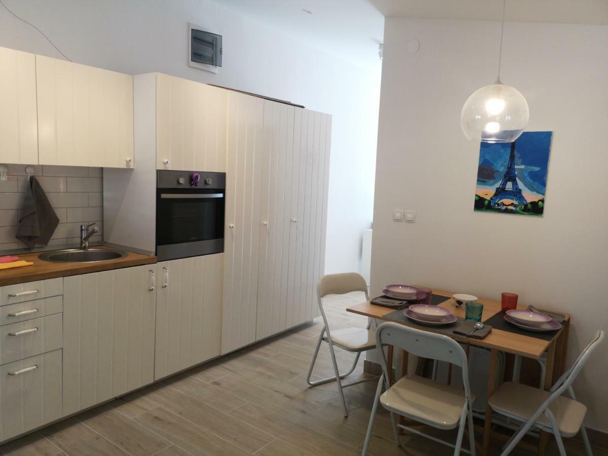 Apartman Studio Kod Ujevica 巴什卡沃达 外观 照片