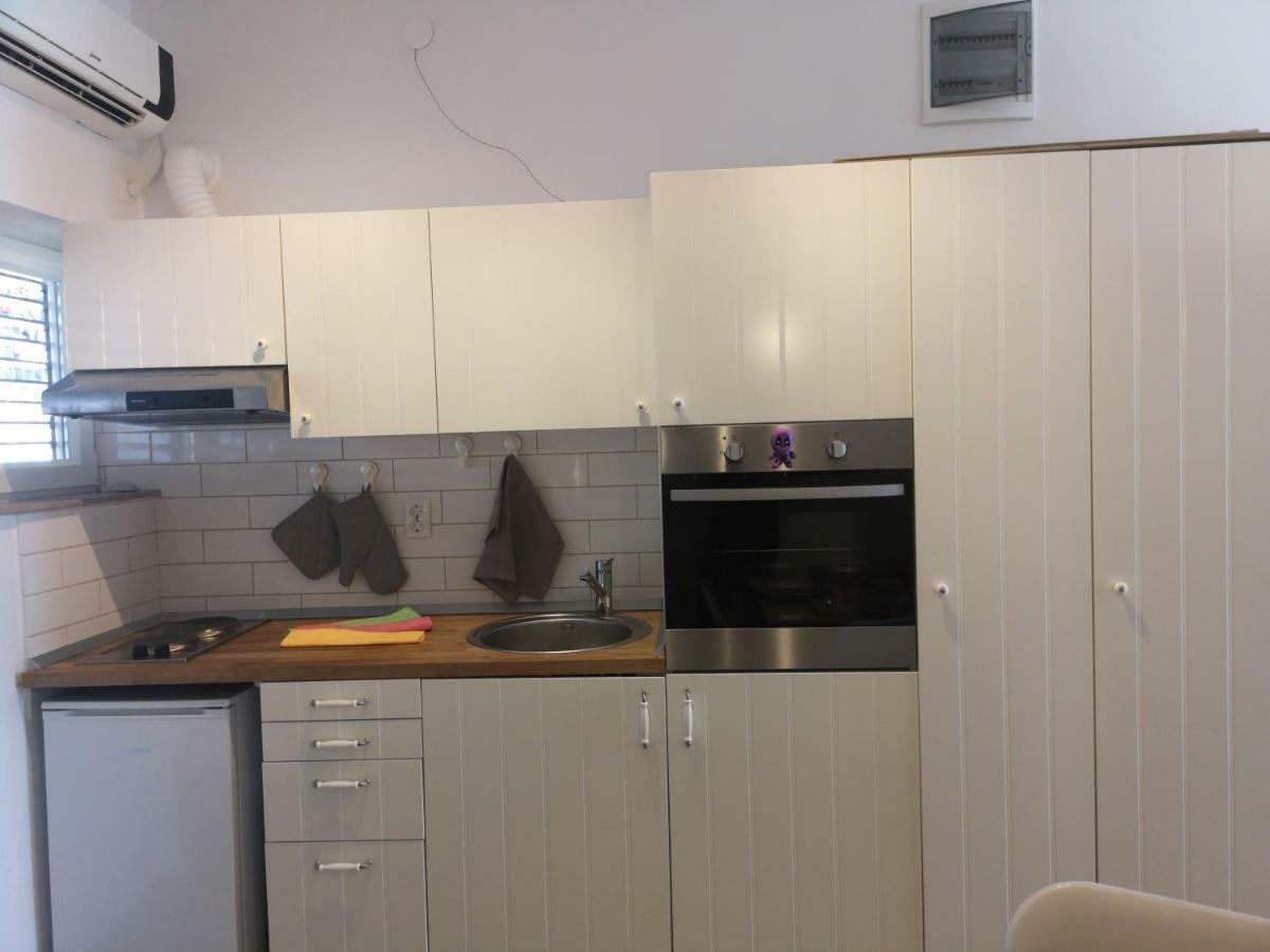 Apartman Studio Kod Ujevica 巴什卡沃达 外观 照片